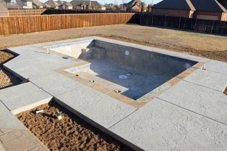 Comment aménager une piscine creusée pour valoriser votre espace extérieur ?